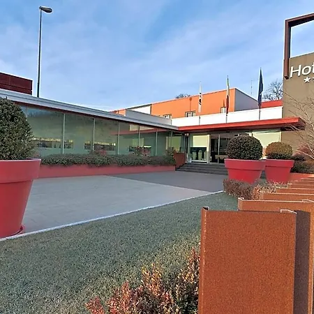 Cluentum Hotel 3*