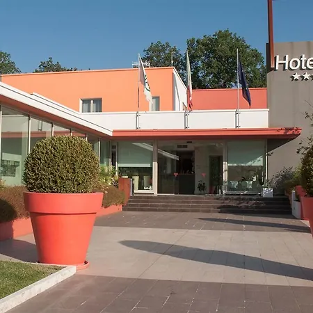 Cluentum Hotel 3*